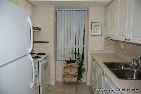 906 - 155 Beecroft Rd, Condo with 2 bedrooms, 1 bathrooms and 1 parking in Toronto ON | Image 2