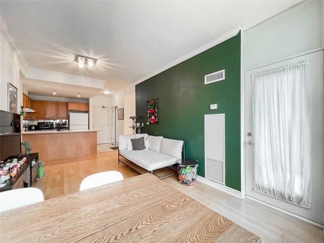 uph03 - 28 Byng Ave, Condo with 2 bedrooms, 2 bathrooms and 1 parking in Toronto ON | Image 3