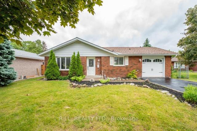 20 Montague Crt, House detached with 3 bedrooms, 2 bathrooms and 3 parking in Peterborough ON | Image 1