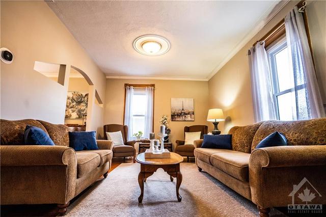 1215 Second Street W, House detached with 4 bedrooms, 3 bathrooms and 6 parking in Cornwall ON | Image 5