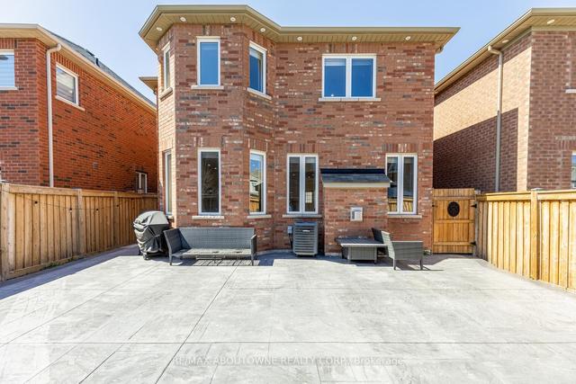 444 Downes Jackson Hts, House detached with 4 bedrooms, 4 bathrooms and 4 parking in Milton ON | Image 33