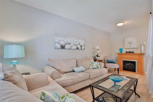 15 Louana Cres, Townhouse with 3 bedrooms, 3 bathrooms and 3 parking in Vaughan ON | Image 39