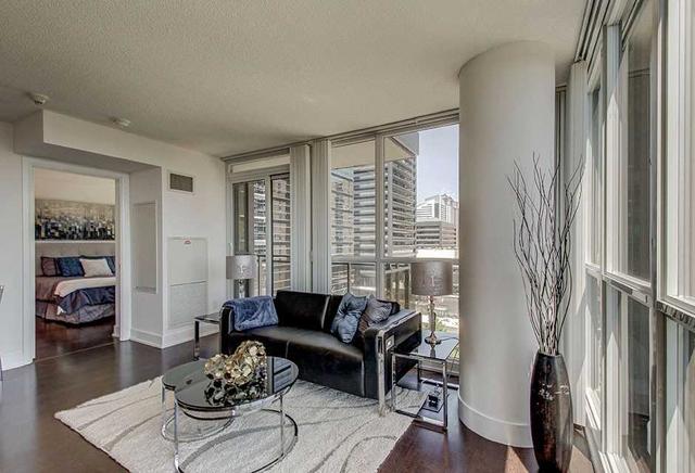 1004 - 23 Sheppard Ave E, Condo with 2 bedrooms, 2 bathrooms and 1 parking in Toronto ON | Image 21