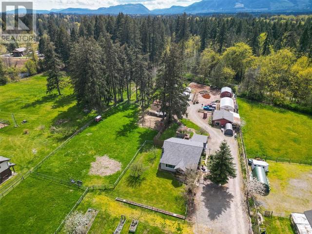 3574 Cowichan Lake Rd, House detached with 4 bedrooms, 2 bathrooms and 10 parking in North Cowichan BC | Image 1