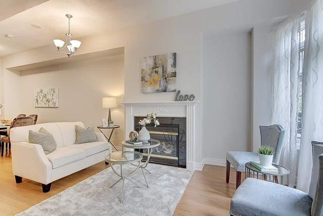Th15 - 1 Rean Dr, Townhouse with 3 bedrooms, 3 bathrooms and 1 parking in Toronto ON | Image 2