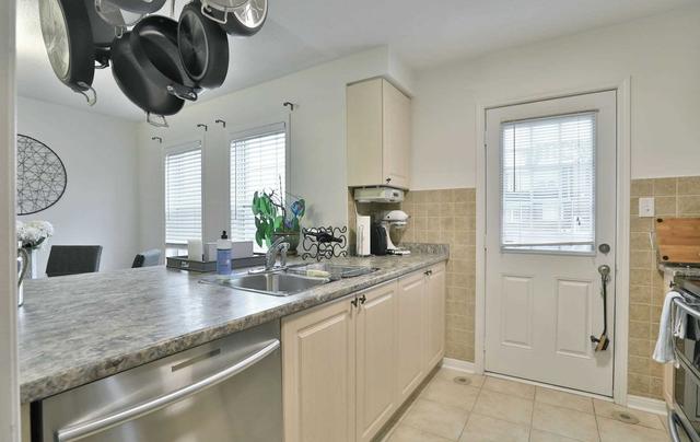 3058 Drumloch Ave, House attached with 2 bedrooms, 2 bathrooms and 2 parking in Oakville ON | Image 3