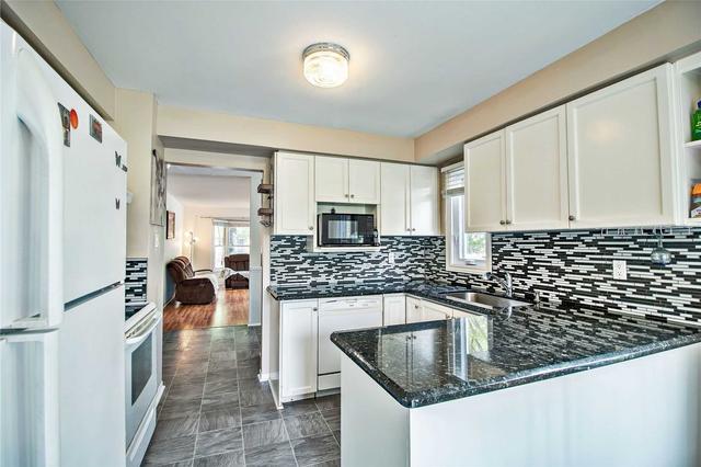 878 Playter Cres, Townhouse with 3 bedrooms, 3 bathrooms and 2 parking in Newmarket ON | Image 15