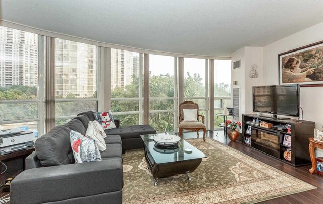 406 - 50 Eglinton Ave W, Condo with 2 bedrooms, 2 bathrooms and 2 parking in Mississauga ON | Image 7