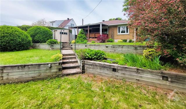 1850 Hutton Avenue, House detached with 3 bedrooms, 2 bathrooms and 3 parking in Ottawa ON | Image 24