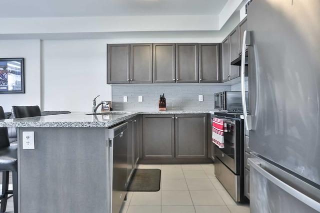 17 - 37 Drewry Ave, Townhouse with 2 bedrooms, 2 bathrooms and 1 parking in Toronto ON | Image 2
