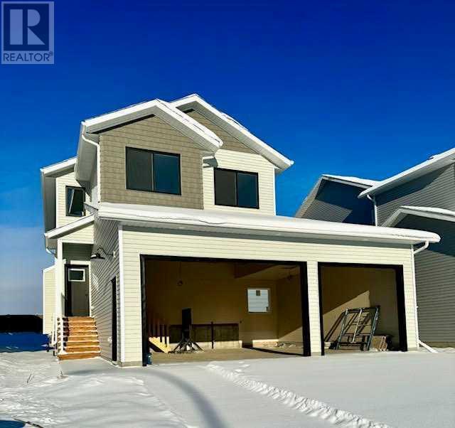 12022 83 Avenue, House detached with 3 bedrooms, 2 bathrooms and 6 parking in Grande Prairie AB | Image 2