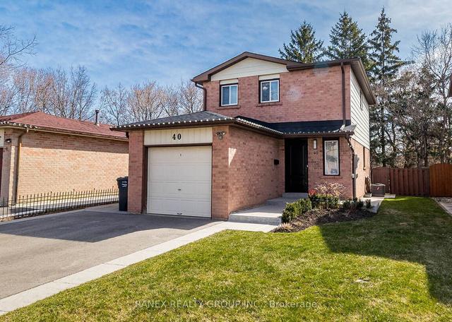 40 Talbot St, House detached with 3 bedrooms, 3 bathrooms and 4 parking in Brampton ON | Image 1