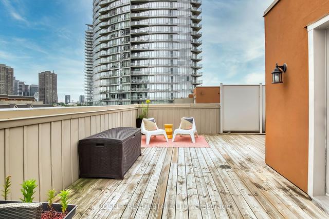 th58 - 93 The Queensway Ave, Townhouse with 3 bedrooms, 2 bathrooms and 1 parking in Toronto ON | Image 22
