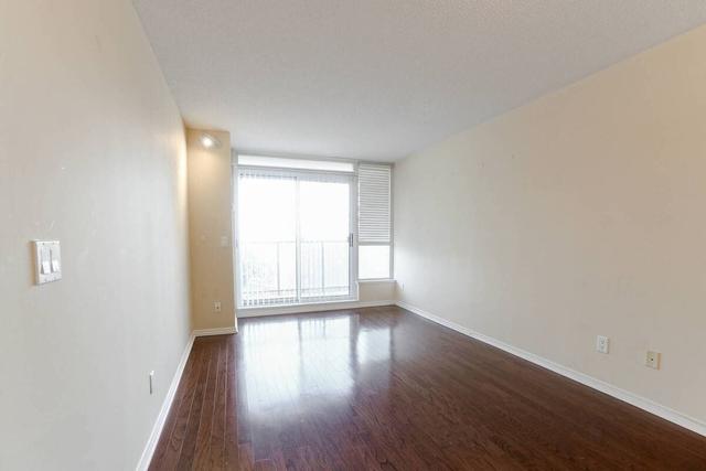 410 - 4889 Kimbermount Ave, Condo with 1 bedrooms, 1 bathrooms and 1 parking in Mississauga ON | Image 3