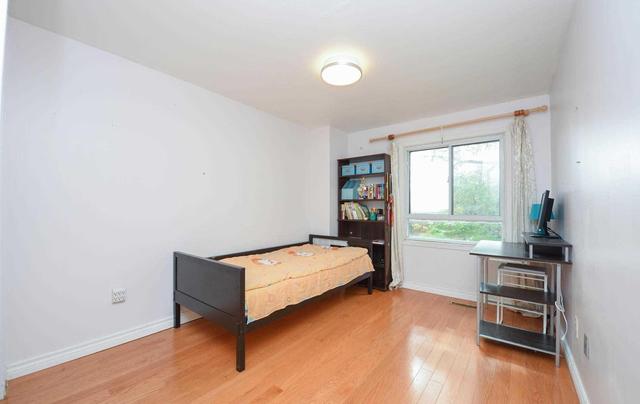 5 Grass Meado Way, Townhouse with 3 bedrooms, 3 bathrooms and 1 parking in Toronto ON | Image 11