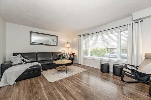 42 Upton Cres, House detached with 3 bedrooms, 2 bathrooms and 3 parking in Guelph ON | Image 6