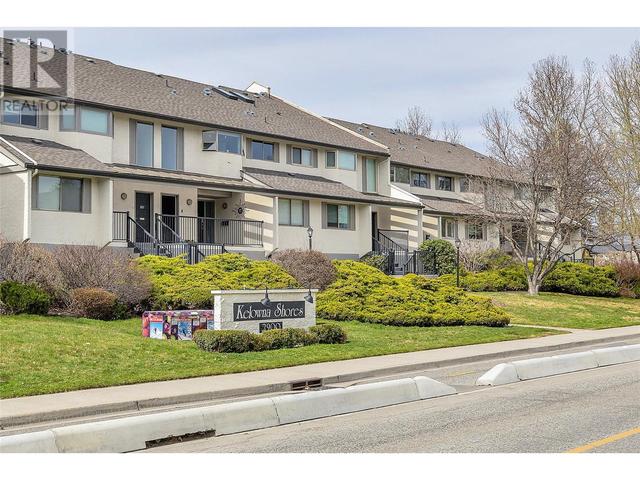 104 - 2900 Abbott Street, House attached with 2 bedrooms, 2 bathrooms and 1 parking in Kelowna BC | Image 4