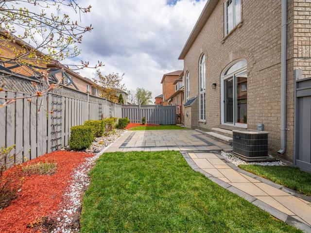 2 Shadetree Cres, House detached with 3 bedrooms, 4 bathrooms and 6 parking in Vaughan ON | Image 33