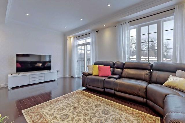 58 Millhouse Crt, House attached with 4 bedrooms, 4 bathrooms and 4 parking in Vaughan ON | Image 10