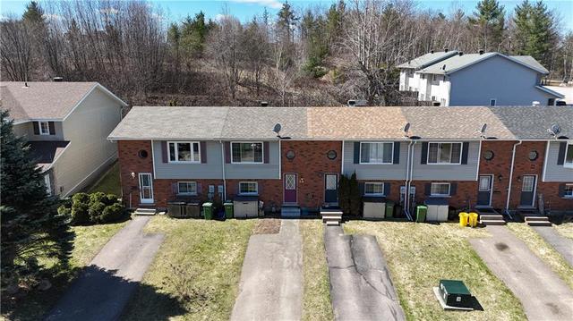 34 Northbrook Road, Townhouse with 2 bedrooms, 2 bathrooms and 2 parking in Petawawa ON | Image 2