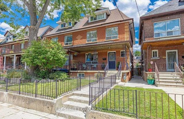 131 Beatrice St, House semidetached with 1 bedrooms, 1 bathrooms and 1 parking in Toronto ON | Image 1
