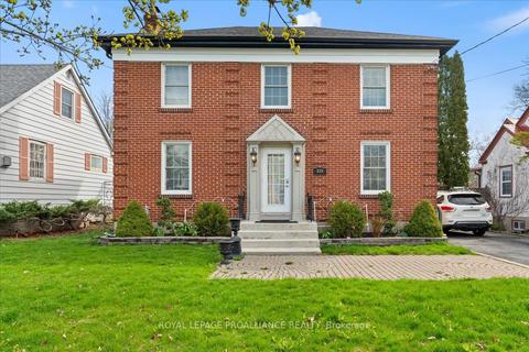 315 Bleecker Ave, House detached with 3 bedrooms, 3 bathrooms and 4 parking in Belleville ON | Card Image