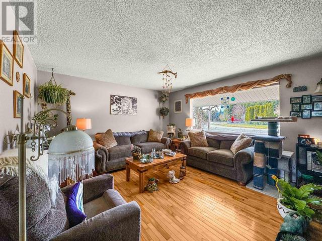3611 Cottonwood Crescent, House detached with 4 bedrooms, 2 bathrooms and null parking in Kitimat Stikine E BC | Image 8