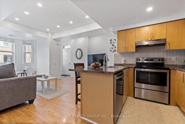 83 - 760 Lawrence Ave W, Townhouse with 1 bedrooms, 1 bathrooms and 1 parking in Toronto ON | Image 4