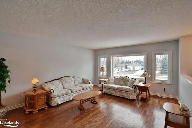 4 Kenwell Court, House detached with 4 bedrooms, 3 bathrooms and 8 parking in Wasaga Beach ON | Image 11