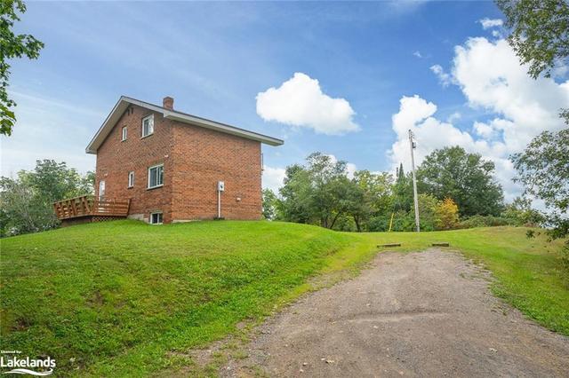 1143 Lakeshore Road, House detached with 2 bedrooms, 2 bathrooms and 4 parking in Highlands East ON | Image 16