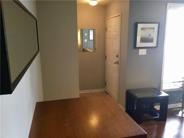 103 - 2 Shaw St, Townhouse with 1 bedrooms, 1 bathrooms and 1 parking in Toronto ON | Image 3