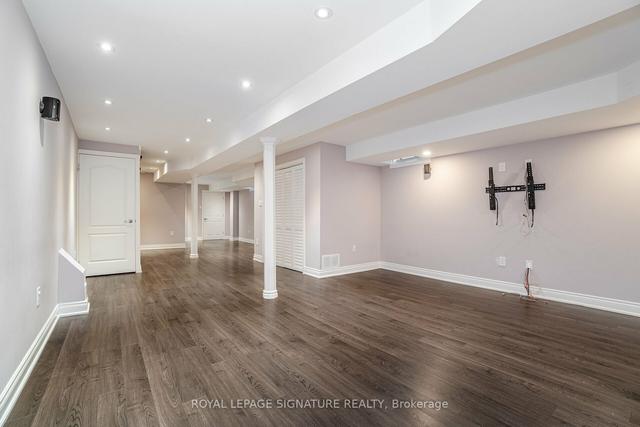921 Tambourine Terr, House semidetached with 3 bedrooms, 4 bathrooms and 3 parking in Mississauga ON | Image 26