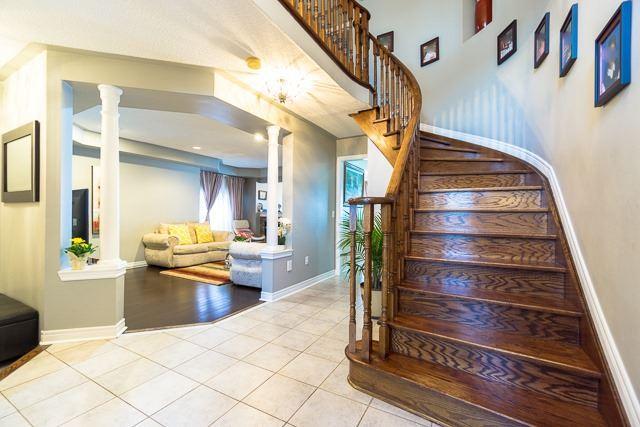 31 Stella Cres, House detached with 3 bedrooms, 4 bathrooms and 4 parking in Caledon ON | Image 3
