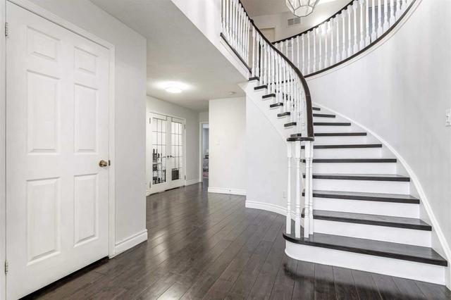 1821 Pilgrims Way, House detached with 4 bedrooms, 5 bathrooms and 4 parking in Oakville ON | Image 38