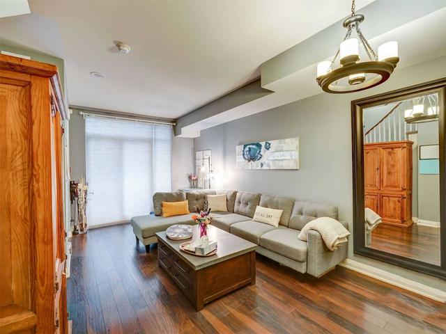 th102 - 1 Valhalla Inn Rd, Townhouse with 3 bedrooms, 3 bathrooms and 1 parking in Toronto ON | Image 3