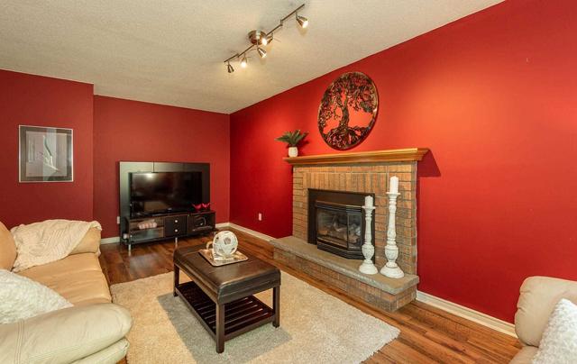 26 Barr Cres, House detached with 4 bedrooms, 4 bathrooms and 4 parking in Brampton ON | Image 8