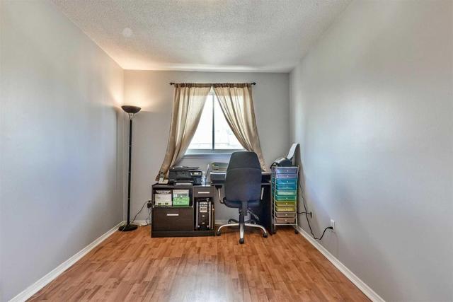 71 Moregate Cres, Townhouse with 3 bedrooms, 3 bathrooms and 1 parking in Brampton ON | Image 12