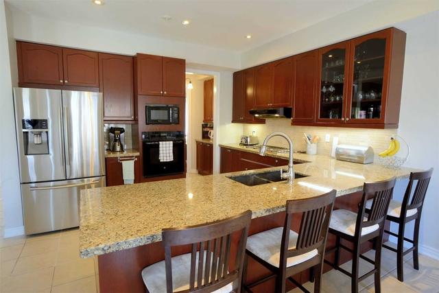 1153 Field Dr, House detached with 4 bedrooms, 4 bathrooms and 4 parking in Milton ON | Image 2