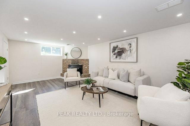 11 Valery Crt, House detached with 3 bedrooms, 2 bathrooms and 3 parking in Hamilton ON | Image 14