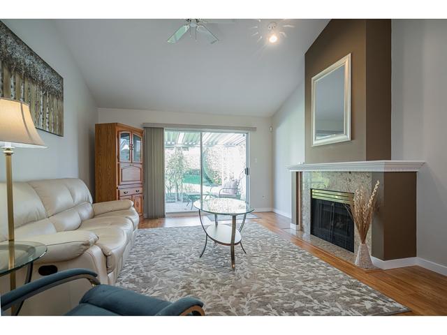 111 - 19649 53 Avenue, House attached with 2 bedrooms, 2 bathrooms and 2 parking in Langley BC | Image 5