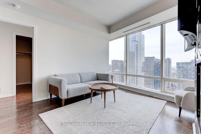 4304 - 180 University Ave, Condo with 1 bedrooms, 1 bathrooms and 1 parking in Toronto ON | Image 5