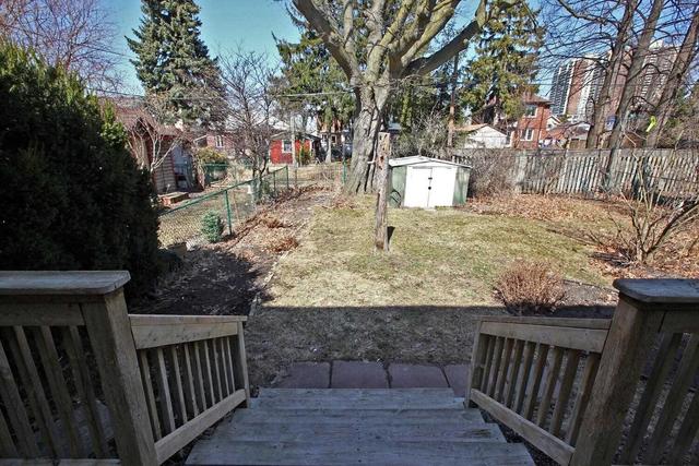 80 Dentonia Park Ave, House detached with 3 bedrooms, 1 bathrooms and 1 parking in Toronto ON | Image 21