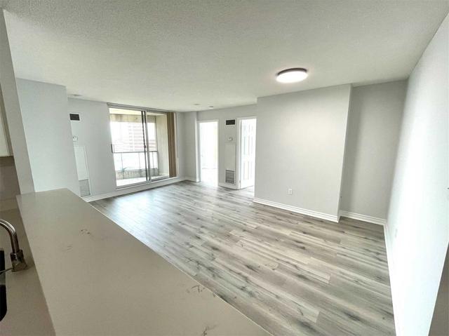1712 - 7 Lorraine Dr, Condo with 3 bedrooms, 2 bathrooms and 1 parking in Toronto ON | Image 1