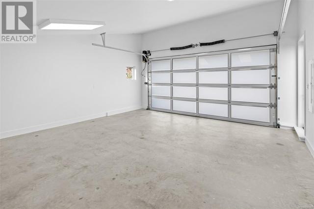 Garage | Automatic Garage door | Image 58