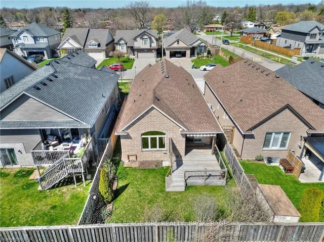 7042 Optimist Lane, House detached with 2 bedrooms, 3 bathrooms and 3 parking in Niagara Falls ON | Image 16