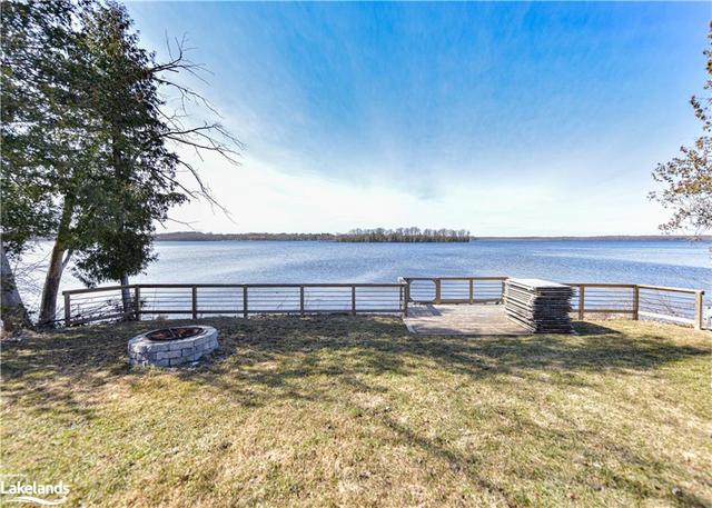 215 Avery Point Road, House detached with 5 bedrooms, 2 bathrooms and 4 parking in Kawartha Lakes ON | Image 43