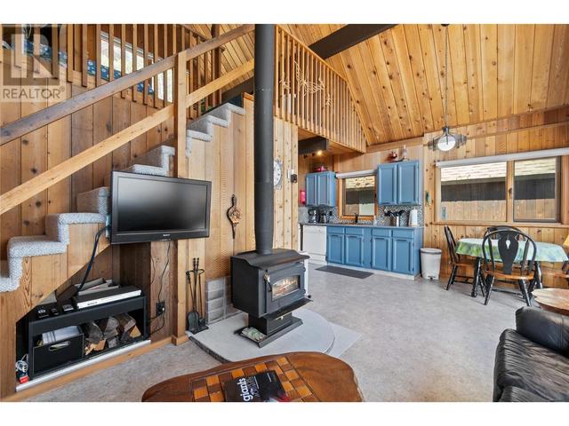 3 - 7429 Sunnybrae Canoe Point Road, House detached with 1 bedrooms, 1 bathrooms and 1 parking in Columbia Shuswap C BC | Image 32