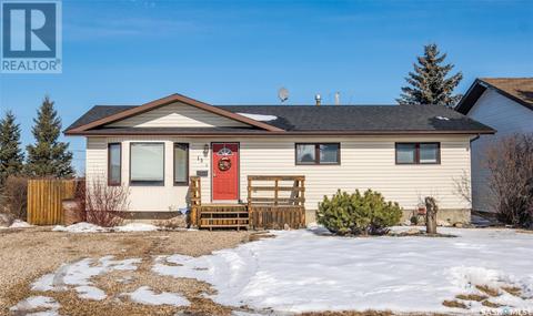 13 Poplar Drive, House detached with 4 bedrooms, 3 bathrooms and null parking in Birch Hills SK | Card Image