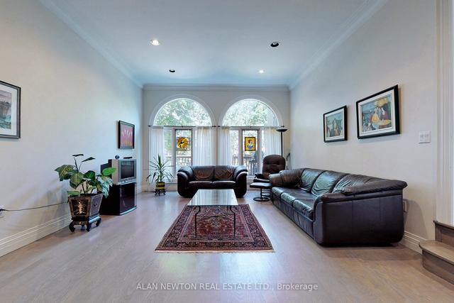 194 Arnold Ave, House detached with 5 bedrooms, 8 bathrooms and 12 parking in Vaughan ON | Image 11