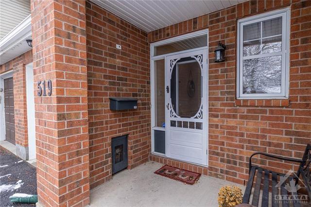 519 Devonwood Circle, Townhouse with 3 bedrooms, 3 bathrooms and 3 parking in Ottawa ON | Image 2